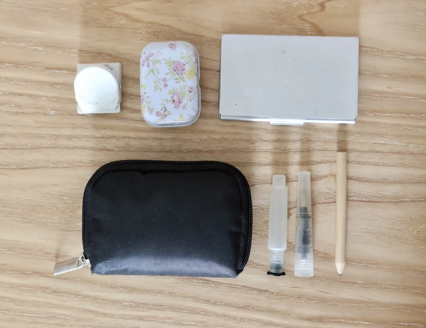 Tiny watercolour kit v2
